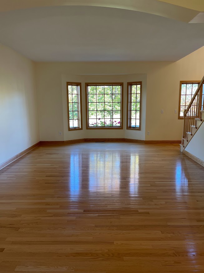 Move-out cleaning for an empty living room in a Twin Cities home